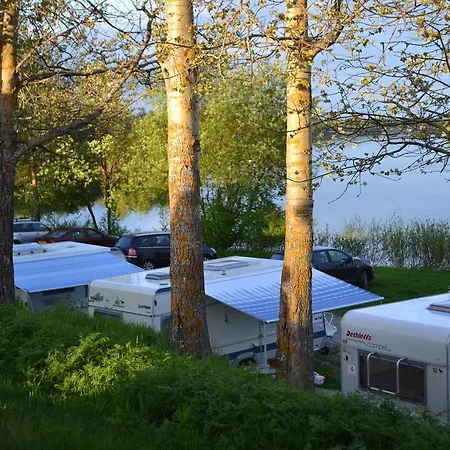 Saarituvat بيت للعطل