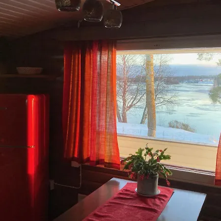 サーレトヴァットゥ コテージズ 別荘 ロヴァニエミ