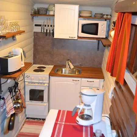 サーレトヴァットゥ コテージズ *