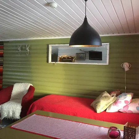 別荘 サーレトヴァットゥ コテージズ