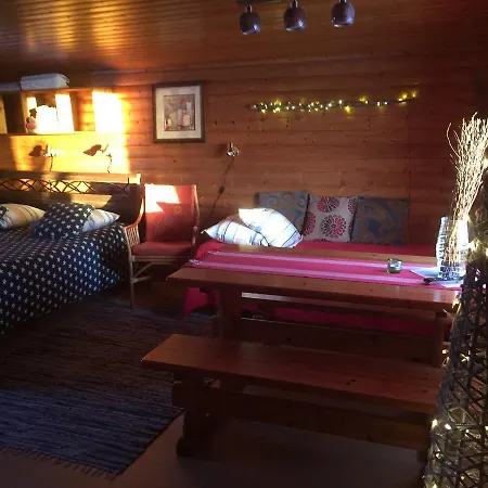 Saarituvat بيت للعطل روفانييمي